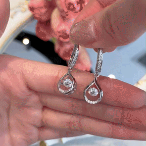 🌈🌈 MA 90% KEDVEZMÉNY: 1 karátos „Táncoló” Moissanite fülbevaló – Tiszta S925 kényelem és csillogás, amit megérdemelsz! 💖